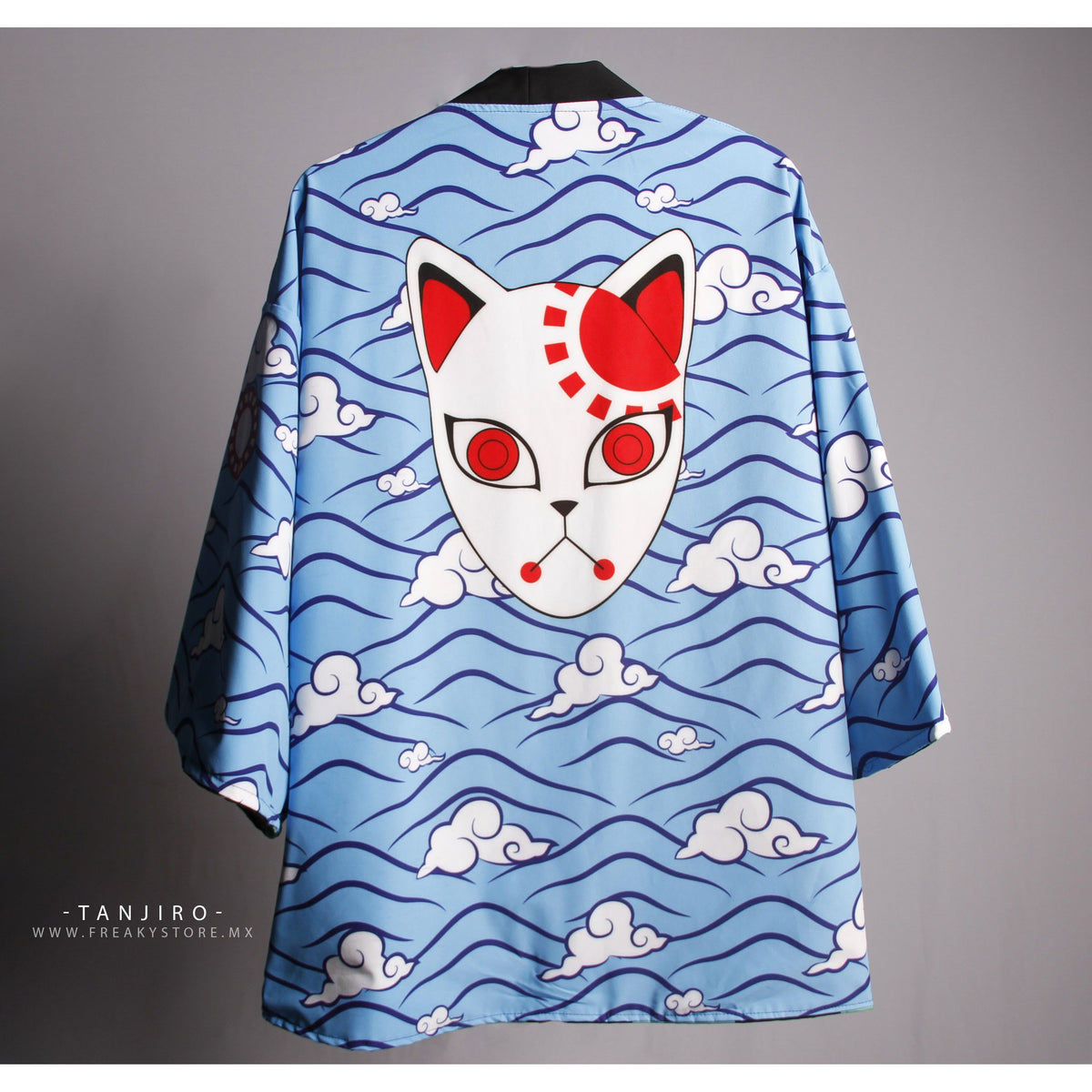 Vista azul del mismo kimono Tanjiro